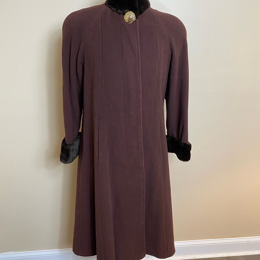 Vintage John Weitz 100% Wool Women’s Overcoat. Size 6P.